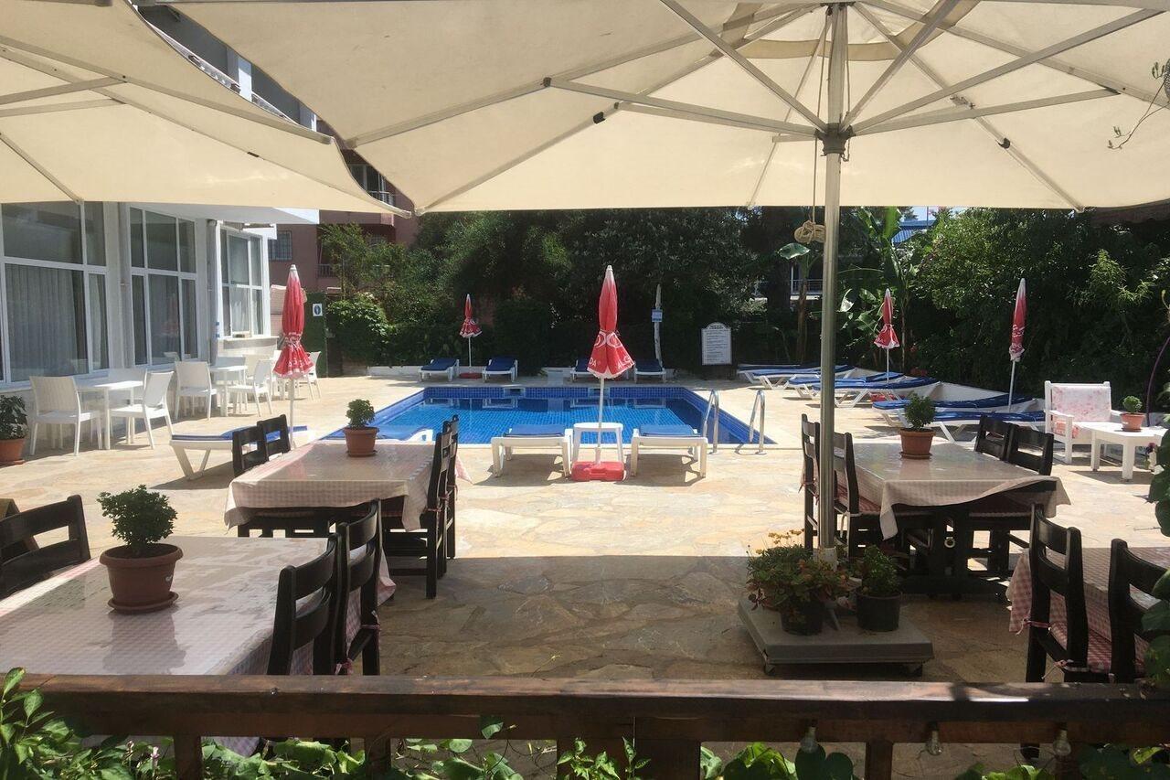 Uenver Hotel Adana Exterior photo