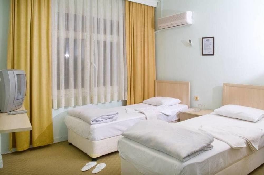 Uenver Hotel Adana Exterior photo